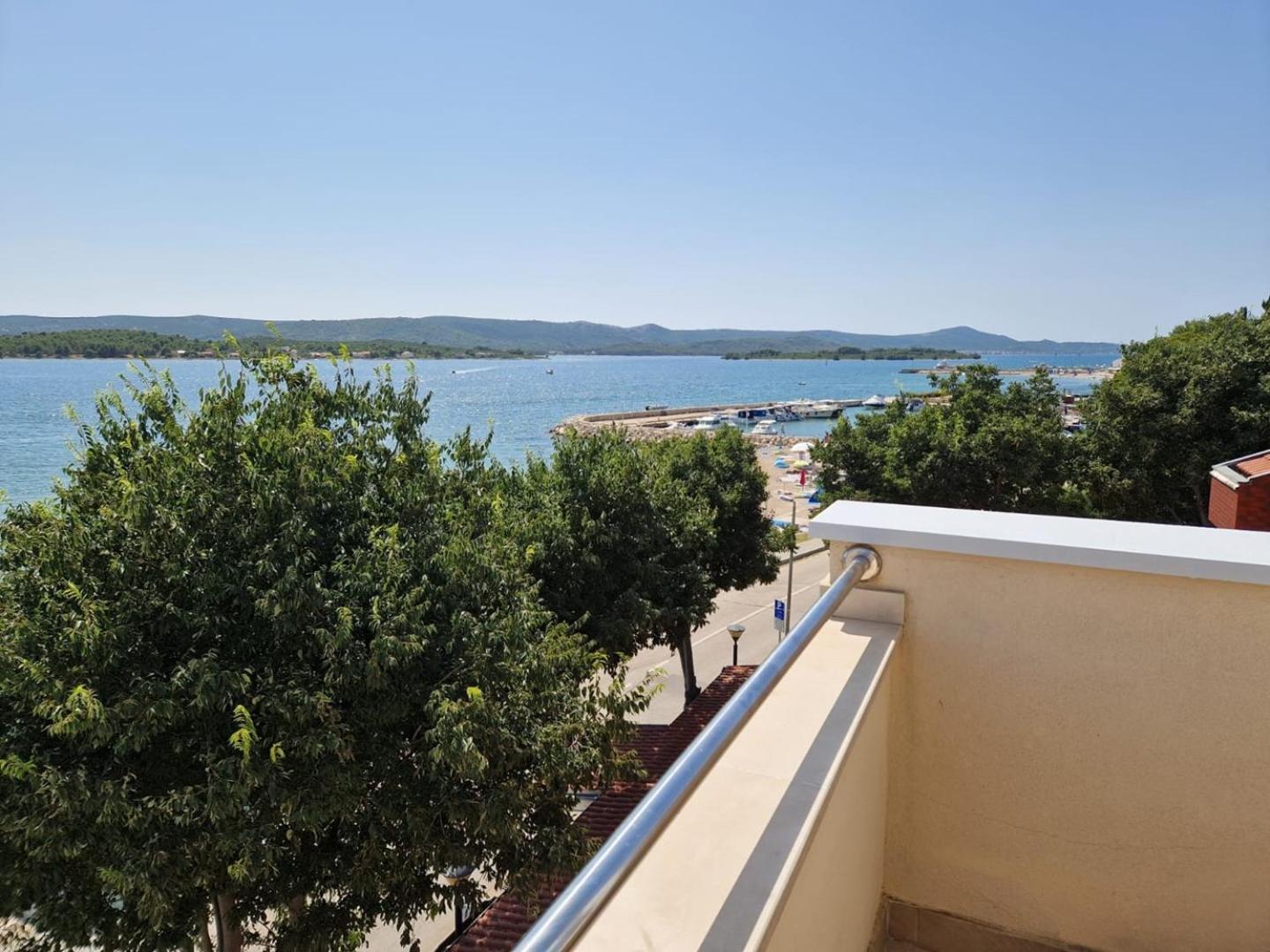 Seaside Apartments Туран Екстериор снимка
