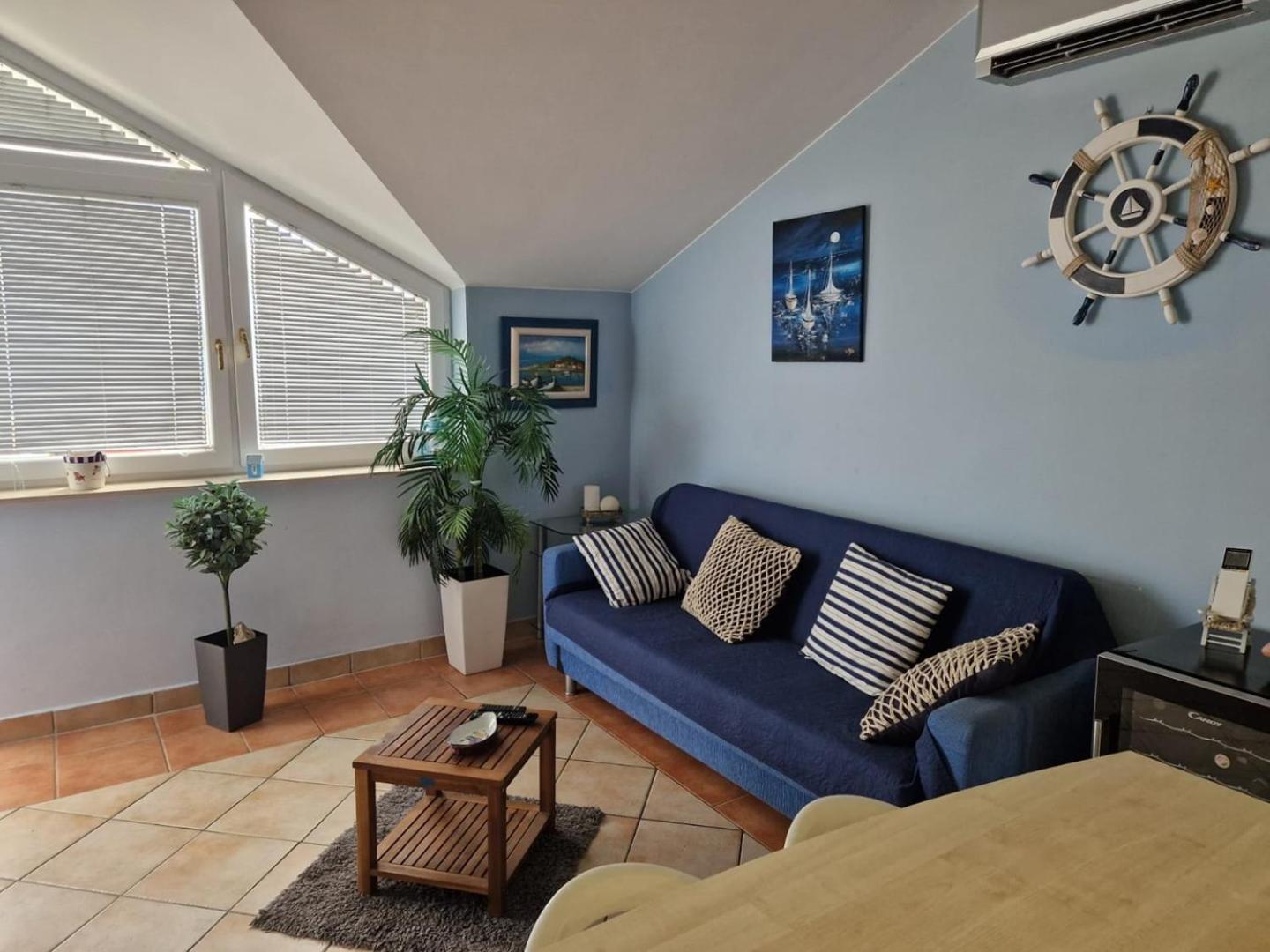 Seaside Apartments Туран Екстериор снимка